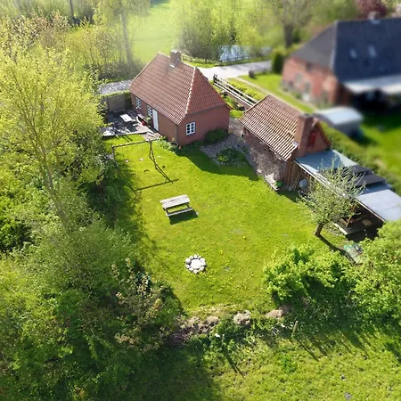 Nyaraló Tante Kamps Hus - Uriges Haeuschen Mit Garten Und Geschichte *